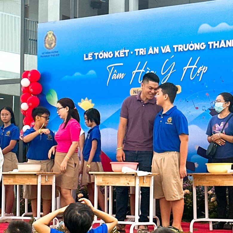 Chồng Lê Phương nhiều năm liền tới trường dự tốt nghiệp cùng con trai Cà Pháo, tự hào vì bé học giỏi - 9