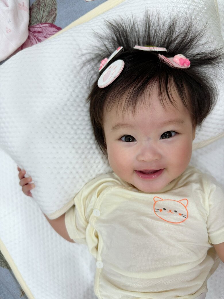 Con gái DV Phương Hằng amp;#34;Gạo nếp gạo tẻamp;#34; được khen da trắng, mắt to như búp bê, giống hệt mẹ lúc nhỏ - 5