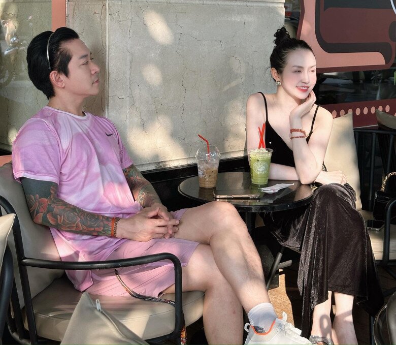 Con gái Tuấn Hưng khóc khi anh trai và em trai quyết mở cửa cho người lạ vào nhà lúc không có bố mẹ - 4
