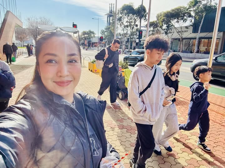 Du học trời Tây, 2 sao Việt vẫn để con dùng tên tiếng Việt đi học, có bé gặp tình huống amp;#34;dở khóc dở cườiamp;#34; - 1