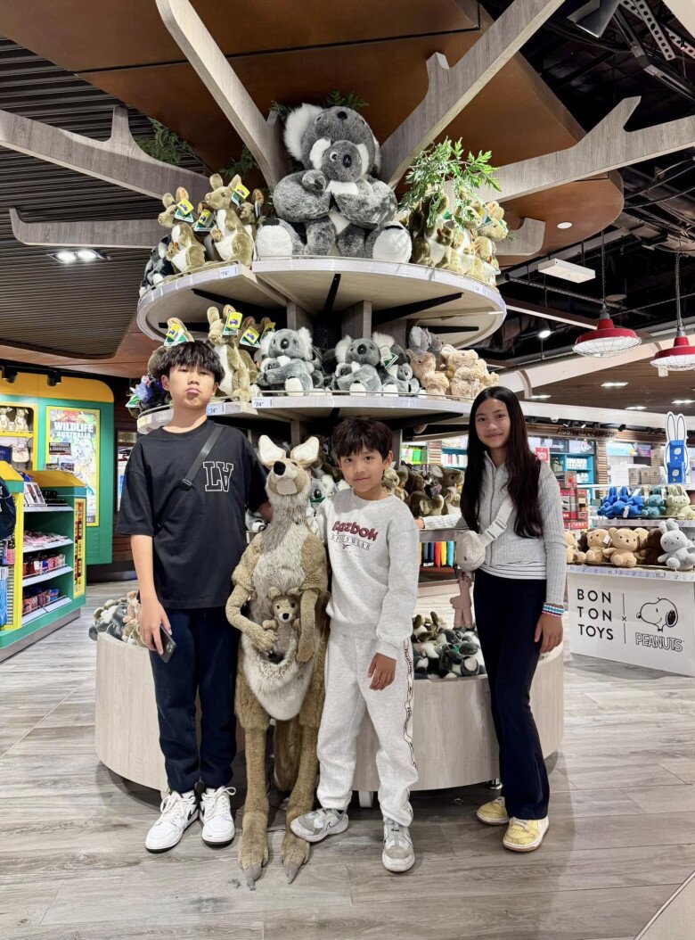 Du học trời Tây, 2 sao Việt vẫn để con dùng tên tiếng Việt đi học, có bé gặp tình huống amp;#34;dở khóc dở cườiamp;#34; - 4