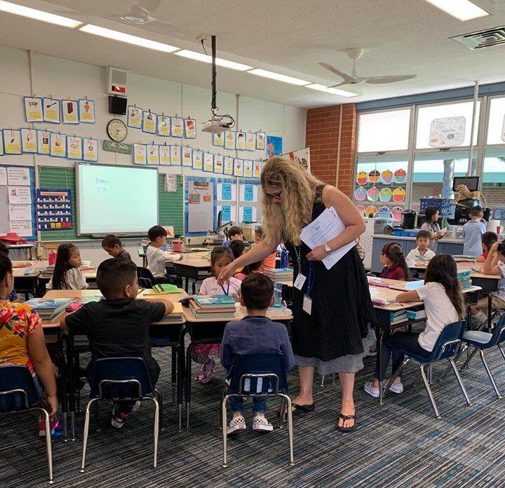 Du học trời Tây, 2 sao Việt vẫn để con dùng tên tiếng Việt đi học, có bé gặp tình huống amp;#34;dở khóc dở cườiamp;#34; - 7