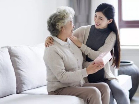 Yêu con - Nghỉ hưu tôi mới thấm, khi con cái hỏi "Bố mẹ còn bao nhiêu tiền tiết kiệm?", người thông minh sẽ trả lời bằng 3 câu này