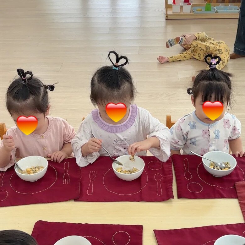 3 nàng công chúa với 3 kiểu tóc giống nhau mới chịu cơ.