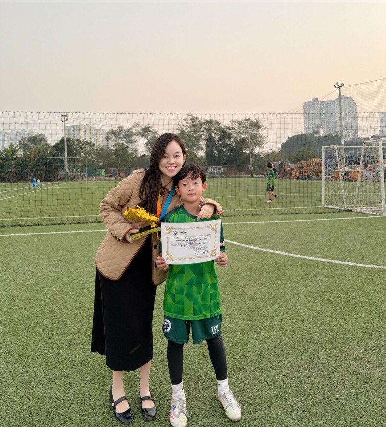 Bé Khoai Tây học giỏi, chơi thể thao cũng rất tốt.