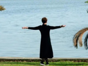 Yêu con - Nghỉ hưu, đừng vào viện dưỡng lão hay sống chung với con cái, sướng nhất vẫn là kiểu này, có tiền hay không đều được