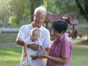 Yêu con - Về già, cứ chủ động giúp đỡ con cái 3 việc này, có ích hơn cả cho tiền mà mang lại phước lành