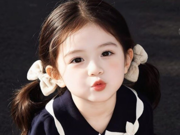 Bố mẹ định đặt tên cho con gái là Bùi Ngọc Sông Thương, bà nội bỏ đi một dấu sửa thành cái tên vừa lạ vừa đẹp