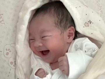 Bà nội định đặt tên cho cháu là Mai Hoài Hận, nhân viên sửa thành cái tên đẹp mà ý nghĩa hơn