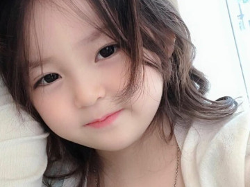 Mẹ đi khai sinh đặt tên con gái quá đẹp Trần Vũ Hàn Linh, nhân viên sửa thành cái tên khác, đứa trẻ giờ cảm ơn