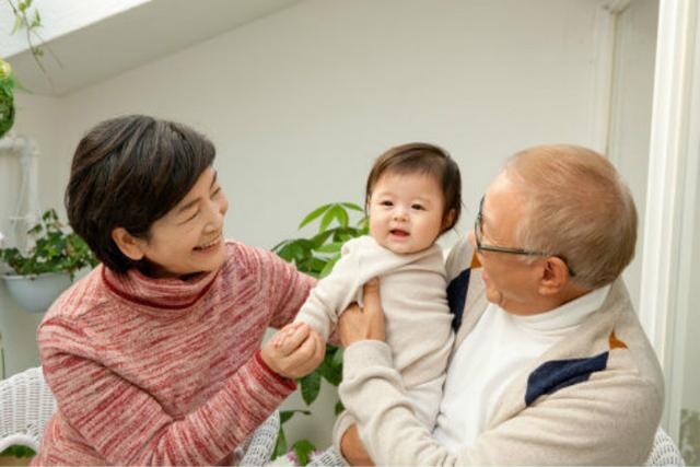 Về già, cứ chủ động giúp đỡ con cái 3 việc này, có ích hơn cả cho tiền mà mang lại phước lành - 3