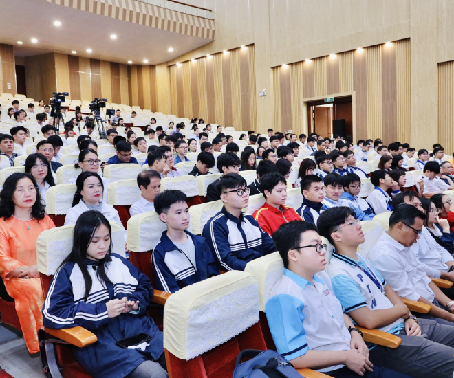 Những học sinh xuất sắc này sẽ đại diện cho Việt Nam tập hợp ở 5 đội tuyển: Toán học, Tin học, Vật lý, Hóa học, Sinh học, thi đấu kiến thức cùng học sinh thế giới.