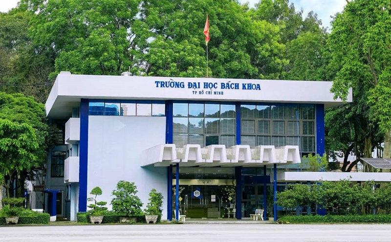 Khi học tại Trường Đại học Bách khoa TP.HCM, sinh viên có cơ hội tiếp cận các phòng thí nghiệm, trung tâm nghiên cứu, dự án học thuật và hoạt động hợp tác với doanh nghiệp.