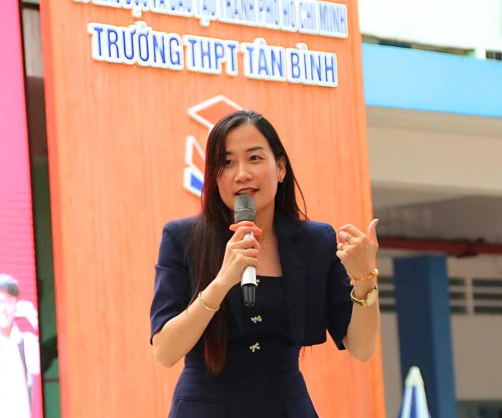 Theo Thạc sĩ Tâm lý Nguyễn Thị Mỹ Linh áp lực của các sĩ tử trước kỳ thi Tốt nghiệp THPT QG thường đến từ hai nhóm chính: áp lực bên trong tâm lý của thí sinh và áp lực từ môi trường bên ngoài như sự kỳ vọng của ba mẹ, áp lực bạn bè đồng trang lứa.
