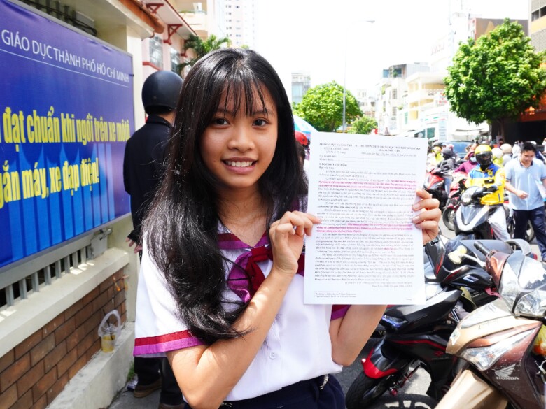 Nữ sinh cho rằng đề Văn sáng tạo, có độ phân hóa cao.