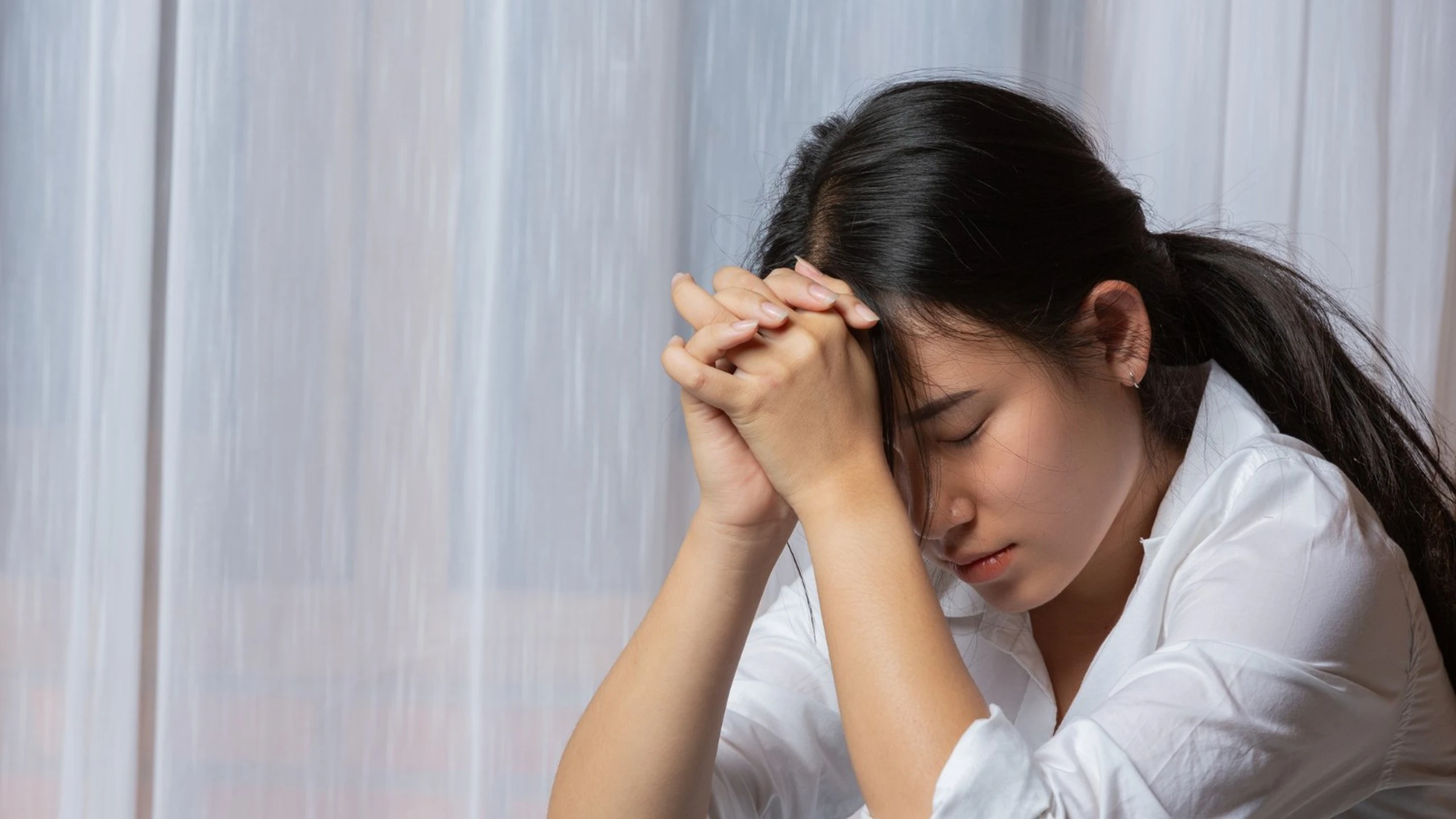 Dù hoa xoan không phải nguyên nhân trực tiếp gây bệnh, nhưng cũng là tín hiệu mùa khiến tâm trí nhạy cảm hơn đã đến. Ảnh minh họa.