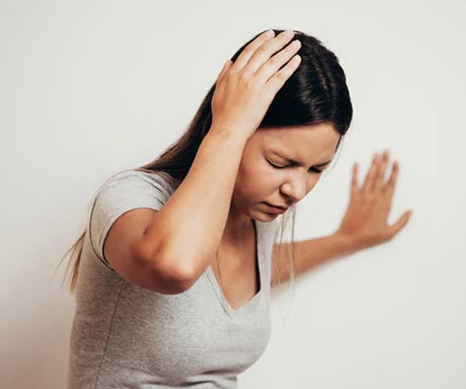 Đau đầu chóng mặt thoáng qua tuyệt đối không chủ quan. Ảnh minh họa. 