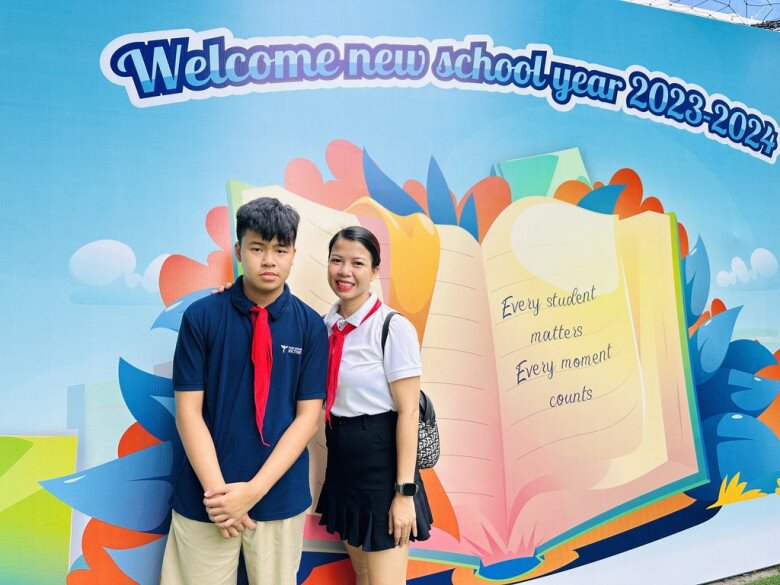 Chị Hường quyết định nghỉ việc, đi học để đồng hành trên con đường trị liệu, can thiệp cùng con. 
