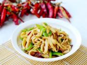 Sức khỏe - Loại rau được ví “báu vật của núi rừng” nhưng càng non, càng sạch lại tiềm ẩn nguy hiểm khi ăn