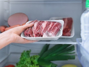 Sức khỏe - Kiểu bảo quản thực phẩm nhiều gia đình thực hiện, chuyên gia cảnh báo cần dừng lại ngay nếu không muốn ung thư “gõ cửa” 