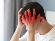 Sức khỏe - Tưởng đau đầu do nắng nóng, nam nhân viên văn phòng bất ngờ khi bác sĩ thông báo bị xuất huyết não