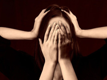 Sức khỏe - Áp lực công việc khiến người phụ nữ luôn nghe thấy tiếng nói trong đầu, phải nhập viện điều trị