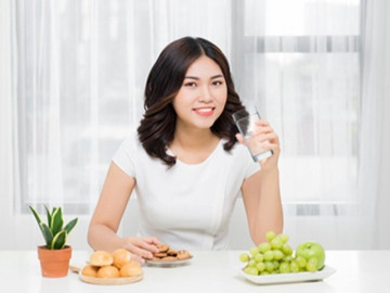 Người uống nước trước khi ăn sáng và sau khi ăn ai khỏe mạnh hơn? Đáp án dễ nhưng nhiều người hay trả lời sai