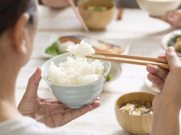 Sức khỏe - “Dễ như ăn cơm” nhưng nhiều người vẫn gặp sai lầm, bác sĩ khuyên chỉ một thay đổi nhỏ hệ tiêu hóa sẽ rất cảm ơn