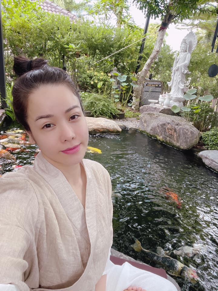 Hoa trái từng chùm và quang cảnh tuyệt đẹp trong khu vườn ở biệt thự 20 tỷ của nữ Chủ tịch Nhật Kim Anh - 23