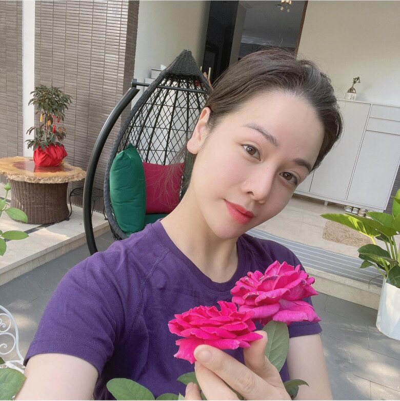 Không gian sống này không chỉ là tài sản khẳng định tiềm lực kinh tế, mà còn là tổ ấm an yên, tràn ngập tình yêu thương mà cô luôn trân trọng giữ gìn.