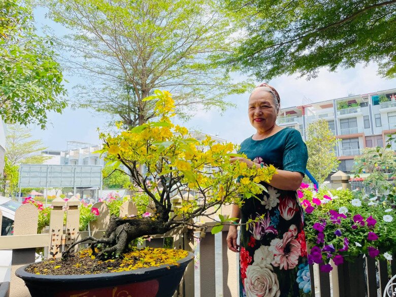 Hoa trái từng chùm và quang cảnh tuyệt đẹp trong khu vườn ở biệt thự 20 tỷ của nữ Chủ tịch Nhật Kim Anh - 17