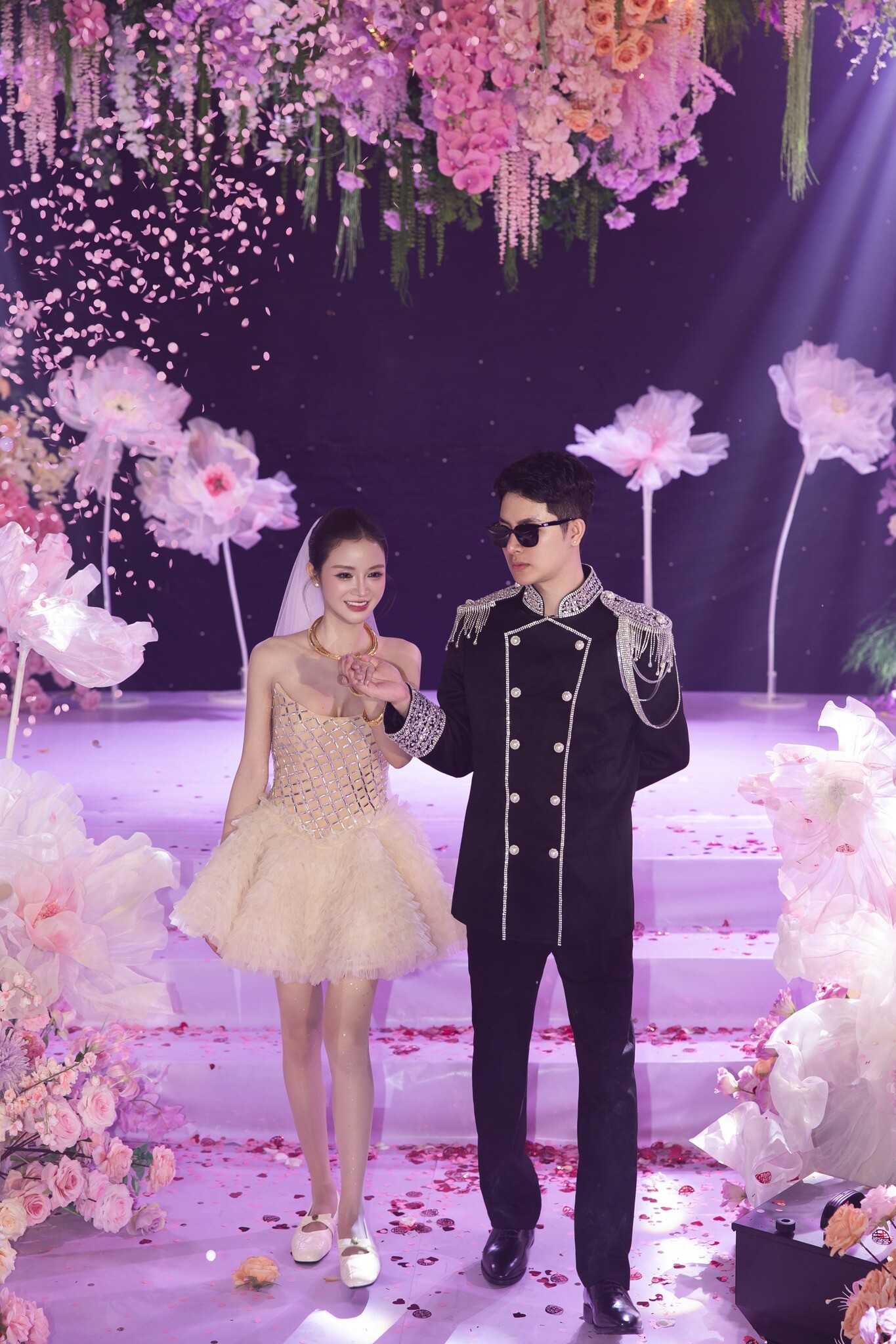 Chàng trai 2k2 yêu mẹ đơn thân hơn 9 tuổi xinh như búp bê, mạnh tay chi nửa tỷ làm đám cưới - 11