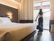 Nhà đẹp - Nhân viên dọn phòng khuyên nhận phòng khách sạn xong nhớ quy tắc "4 không - 4 nên", mẹo nhỏ nhưng lợi ích to