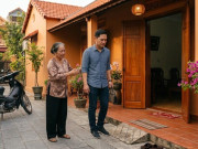 Yêu - Đi công tác ngang qua quê vợ cũ, tôi bị mẹ cô ấy kéo về nhà, vừa vào cửa đã chết lặng