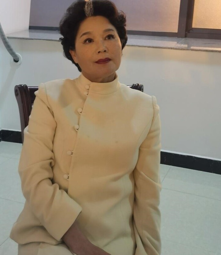 Nữ diễn viên đình đám rời đi tay trắng, sau ly hôn sống đối điện nhà chồng cũ suốt 23 năm vì một lý do - 4
