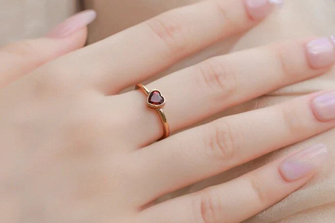 Trắc nghiệm: Người đàn ông như thế nào mới xứng với bạn, chọn một chiếc  nhẫn là biết ngay