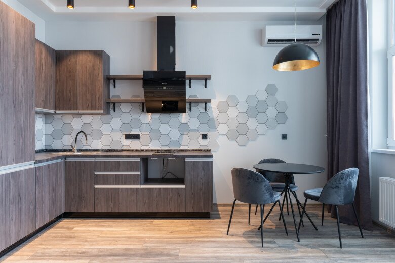 Tại sao ít người lắp điều hòa trong bếp? Thiết bị thay thế này hữu dụng hơn nhiều - 3