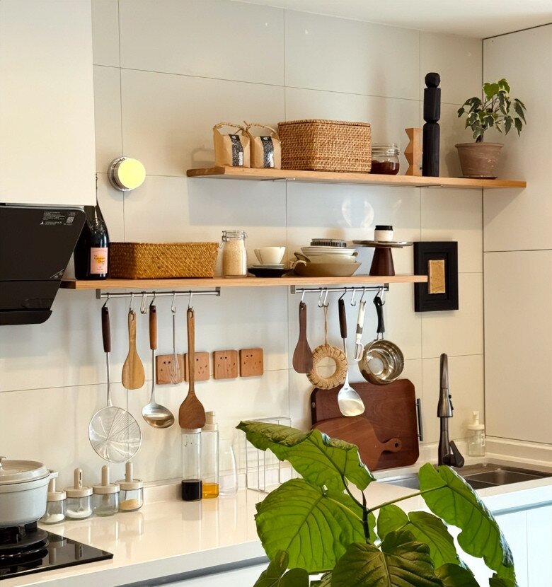 Tại sao ngày càng nhiều gia đình bỏ tủ bếp treo tường? 4 thiết kế thông minh này vừa gọn vừa tiện hơn hẳn - 3