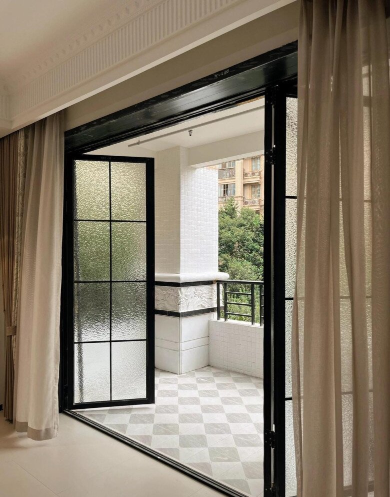 Tại sao ngày càng nhiều gia đình không lắp cửa trượt cho ban công? Thiết kế mới này đẹp mắt và tối ưu không gian sống hơn - 7