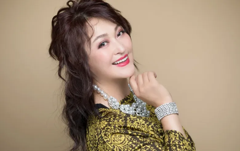 Từng bị nghi là “tiểu tam”, nữ diễn viên “quay xe” cưới tỷ phú và làm mẹ kế ở tuổi 27, giờ sống sướng như tiên - 6