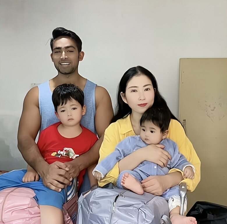 U40 ly hôn tay trắng, cưới chồng Pakistan kém 15 tuổi sau 3 tháng yêu, sinh 2 con lai đẹp như thiên thần - 5