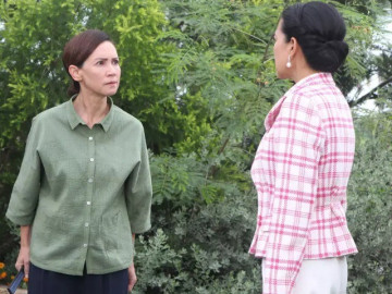 Giúp việc làm vỡ kỷ vật của chồng, tôi định đuổi thẳng nhưng bà ấy lấy ra một thứ khiến tôi run rẩy