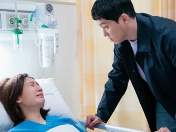 Ly hôn 5 năm, tôi vay tiền cho vợ cũ chữa bệnh, 2 năm sau cô ấy mang đến cho tôi một bất ngờ