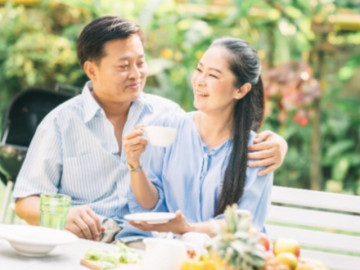 Phụ nữ sau tuổi 55 muốn gia đình êm ấm: Đừng bao giờ từ chối chồng 4 điều này