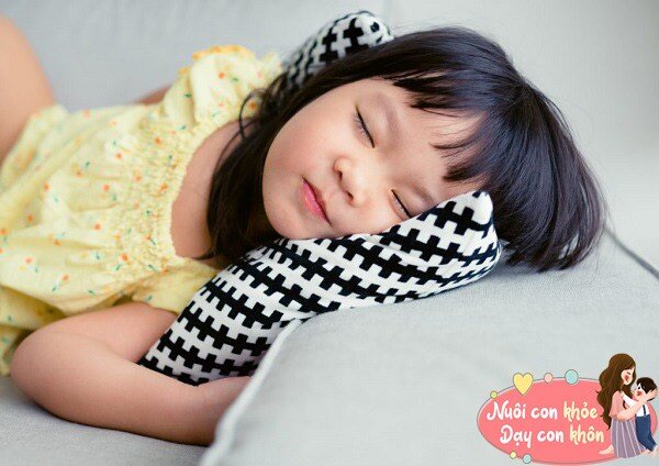 Hormone tăng trưởng của trẻ được tiết ra nhiều hơn sau khi ngủ s&acirc;u.