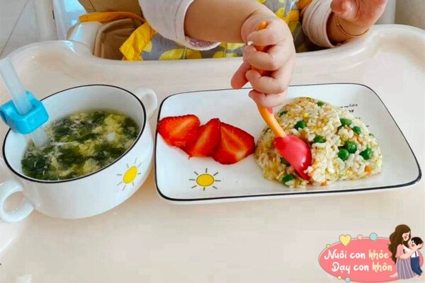 Dụng cụ ăn uống kém chất lượng sẽ gây hại cho sức khoẻ trẻ em (Ảnh minh hoạ).