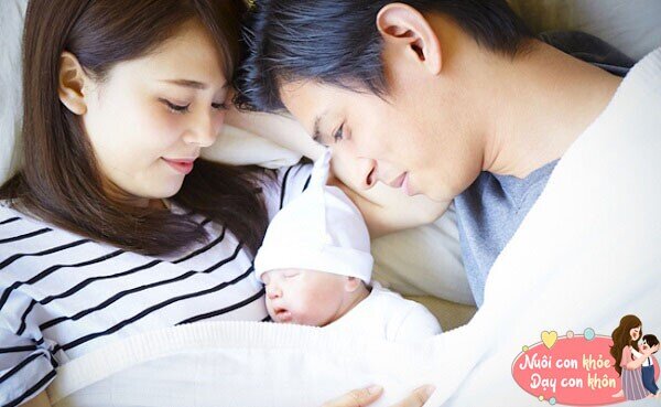 Sự gi&aacute;o dục của bố mẹ ảnh hưởng lớn đến qu&aacute; tr&igrave;nh ph&aacute;t triển của trẻ.