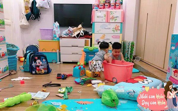 Phòng ngủ cũng là nơi mà trẻ thích bày bừa mọi thứ.