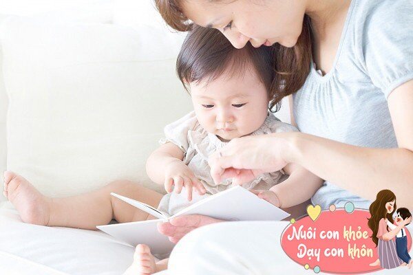 Đồ chơi tr&iacute; tuệ hoặc s&aacute;ch c&oacute; thể l&agrave;m cho sự ph&aacute;t triển tr&iacute; n&atilde;o của trẻ tăng l&ecirc;n nhanh ch&oacute;ng, bởi v&igrave; những thứ n&agrave;y gi&uacute;p trẻ r&egrave;n luyện khả năng phản ứng v&agrave; khả năng nhận thức, k&iacute;ch th&iacute;ch khả năng kh&aacute;m ph&aacute; của trẻ ở một mức độ nhất định.