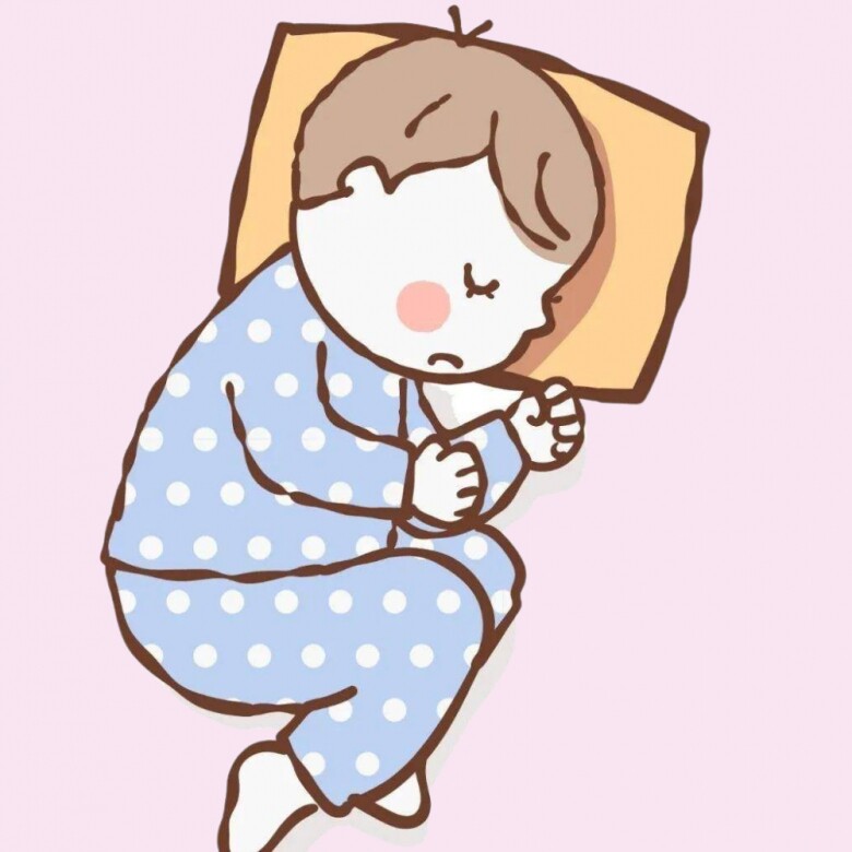 Trẻ ngủ tư thế cuộn tròn thường khá nhạy cảm, dễ tổn thương và thiếu cảm giác an toàn.